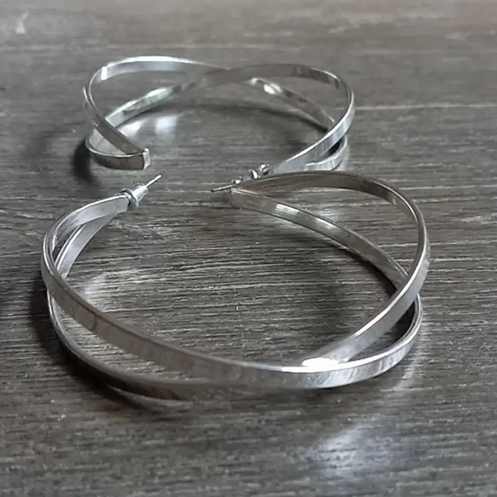 Earring bundle   - Picture 2 of 3
